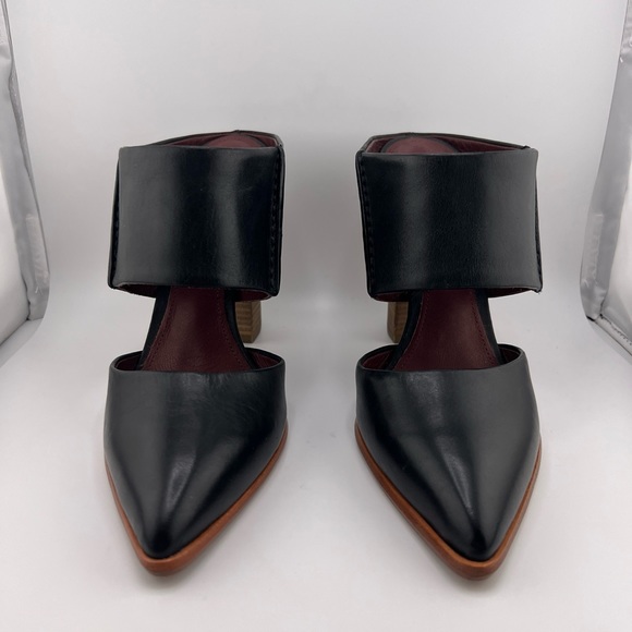 Coach sz 8M Fortune heels - Picture 1 of 12